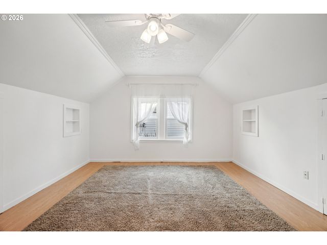 3825 Ne 75TH Ave, Portland, OR 97213