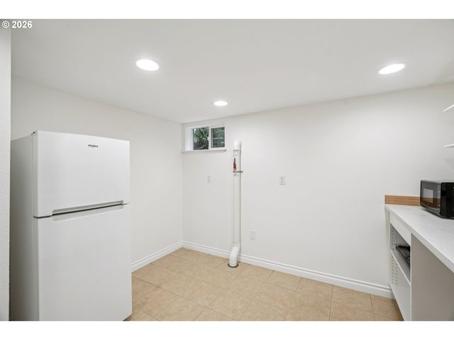 3825 Ne 75TH Ave, Portland, OR 97213