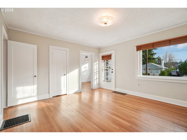 3825 Ne 75TH Ave, Portland, OR 97213