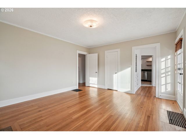 3825 Ne 75TH Ave, Portland, OR 97213