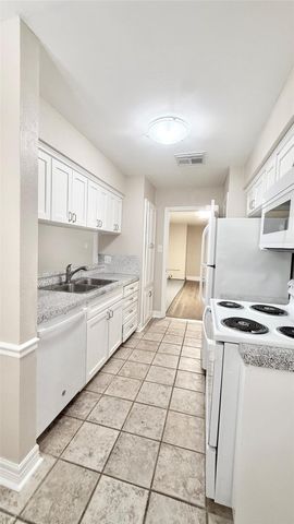 109 Houston Street, Angleton, TX 77515