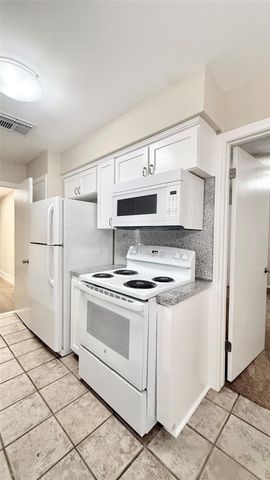 109 Houston Street, Angleton, TX 77515