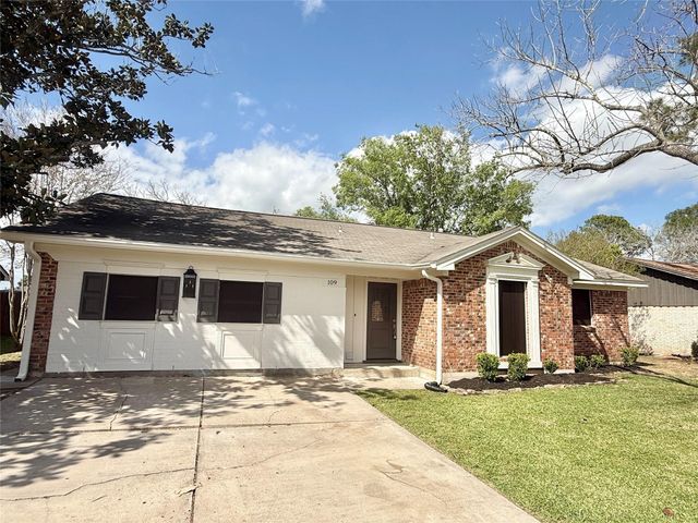 109 Houston Street, Angleton, TX 77515