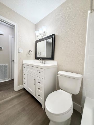 109 Houston Street, Angleton, TX 77515