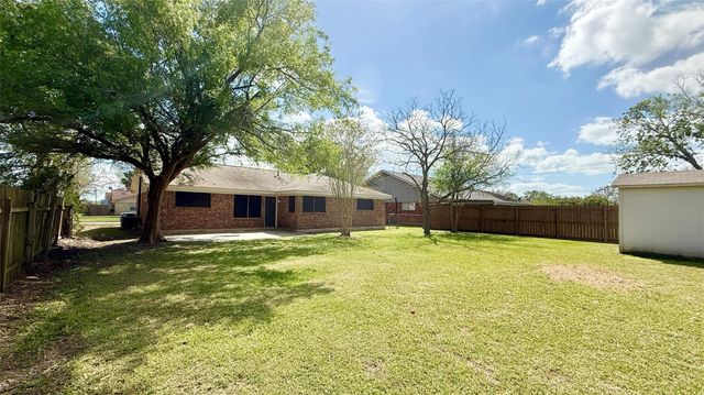 109 Houston Street, Angleton, TX 77515