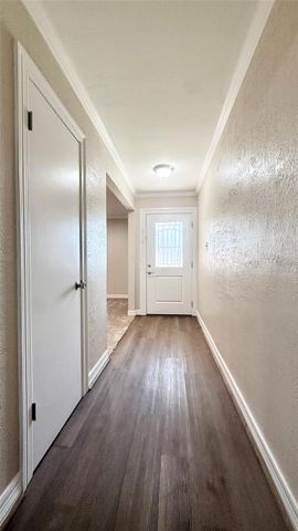 109 Houston Street, Angleton, TX 77515