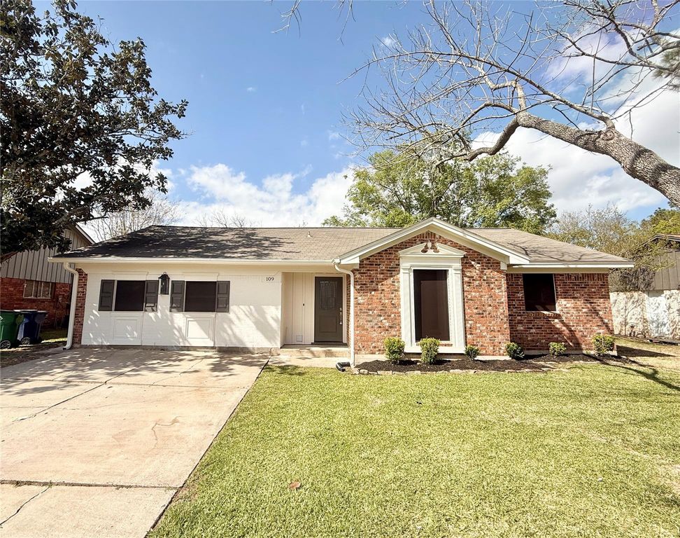 109 Houston Street, Angleton, TX 77515