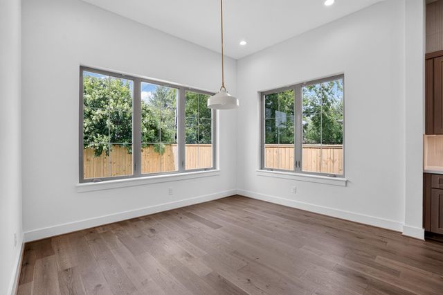 2010 Hewitt Drive, Houston, TX 77018