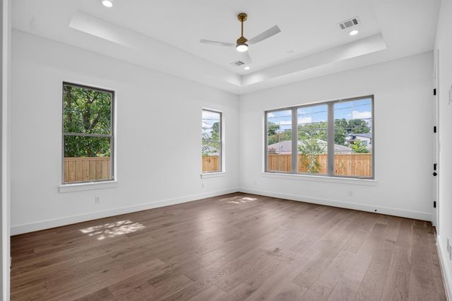 2010 Hewitt Drive, Houston, TX 77018