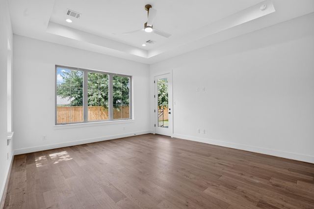 2010 Hewitt Drive, Houston, TX 77018