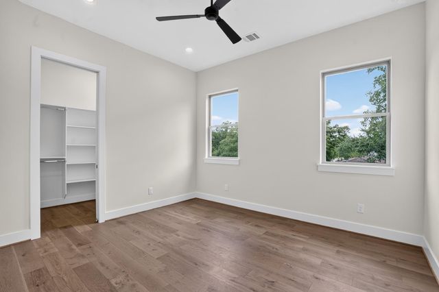 2010 Hewitt Drive, Houston, TX 77018