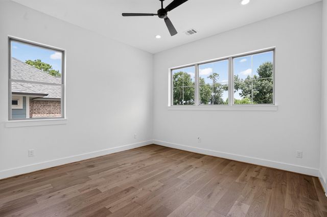 2010 Hewitt Drive, Houston, TX 77018