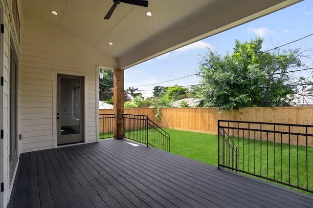 2010 Hewitt Drive, Houston, TX 77018