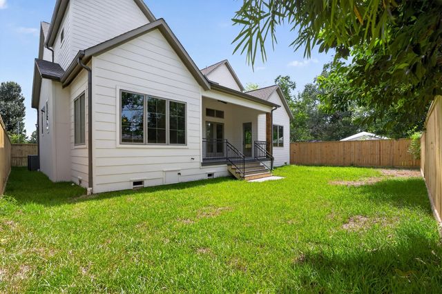 2010 Hewitt Drive, Houston, TX 77018