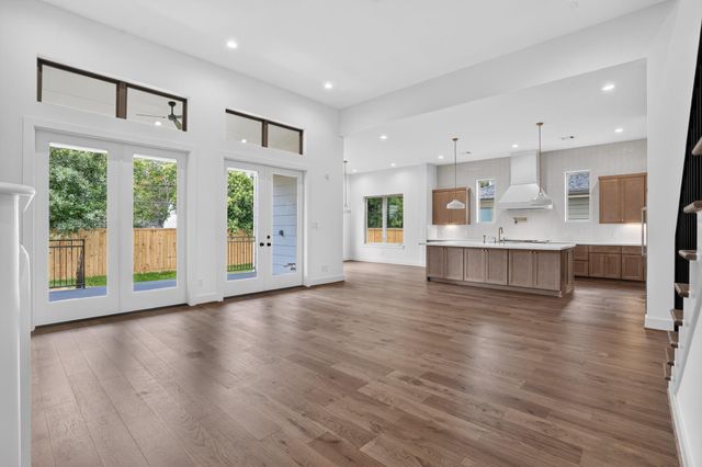 2010 Hewitt Drive, Houston, TX 77018