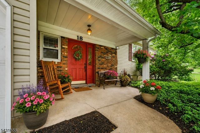 18 Randi Way, Ewing Twp., NJ 08560