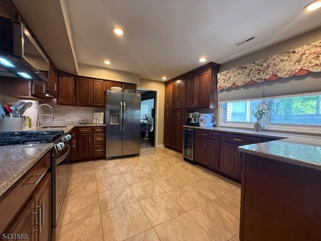 18 Randi Way, Ewing Twp., NJ 08560