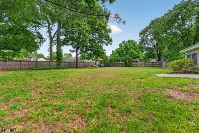 18 Randi Way, Ewing Twp., NJ 08560