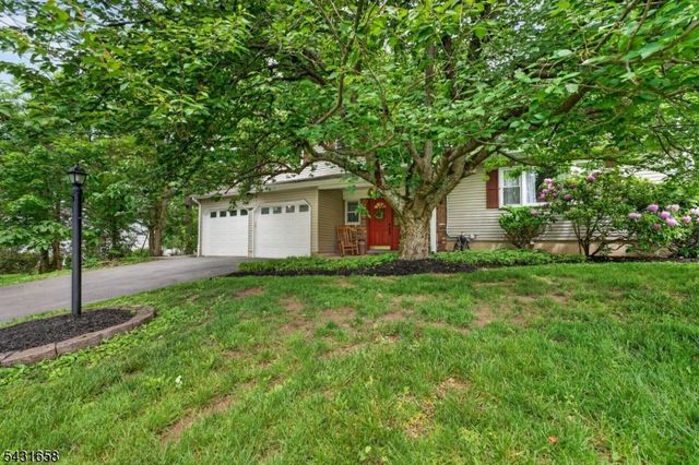 18 Randi Way, Ewing Twp., NJ 08560