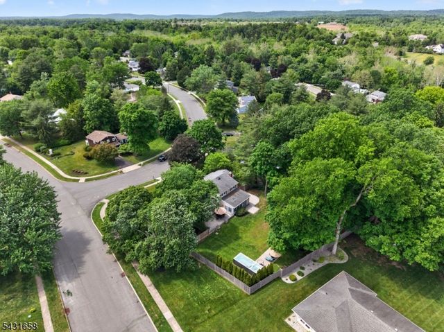 18 Randi Way, Ewing Twp., NJ 08560