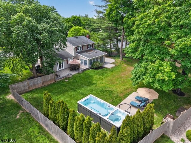18 Randi Way, Ewing Twp., NJ 08560