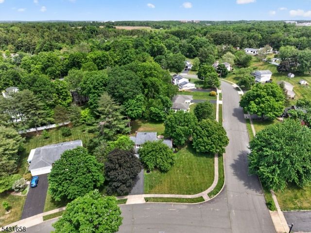 18 Randi Way, Ewing Twp., NJ 08560