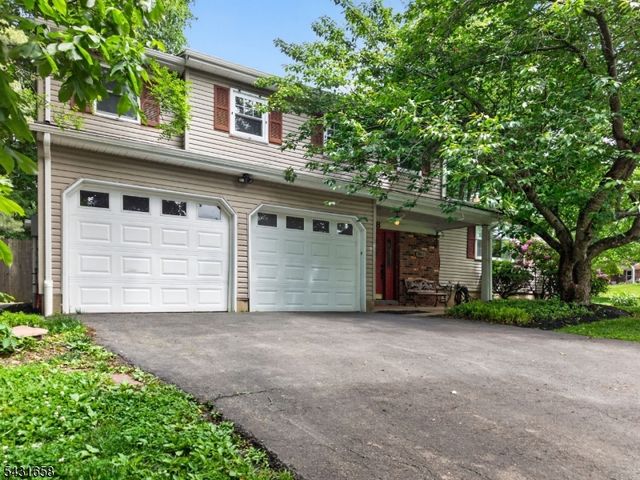 18 Randi Way, Ewing Twp., NJ 08560