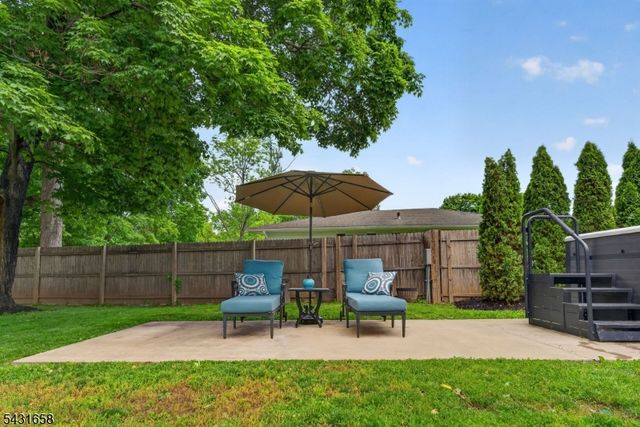 18 Randi Way, Ewing Twp., NJ 08560