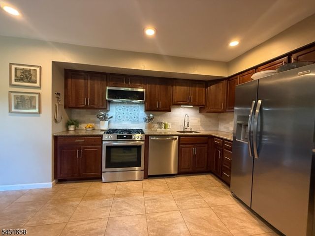 18 Randi Way, Ewing Twp., NJ 08560