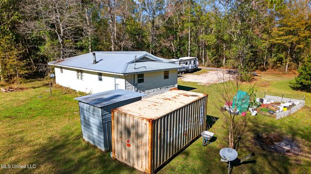 21 Richard Johnson Road, Carriere, MS 39426