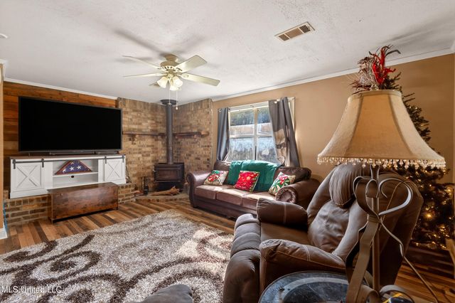 21 Richard Johnson Road, Carriere, MS 39426