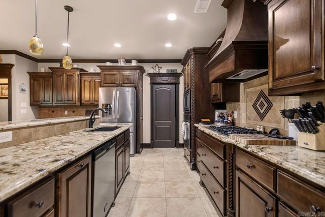 2514 Daisy Cove, Bryant, AR 72022