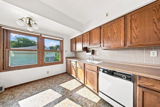 3763 S 20th PLACE, Milwaukee, WI 53221