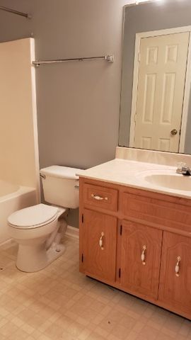 268 Golden Pond Ave, Oak Grove, KY 42262