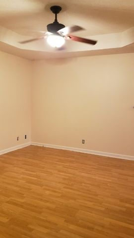 268 Golden Pond Ave, Oak Grove, KY 42262