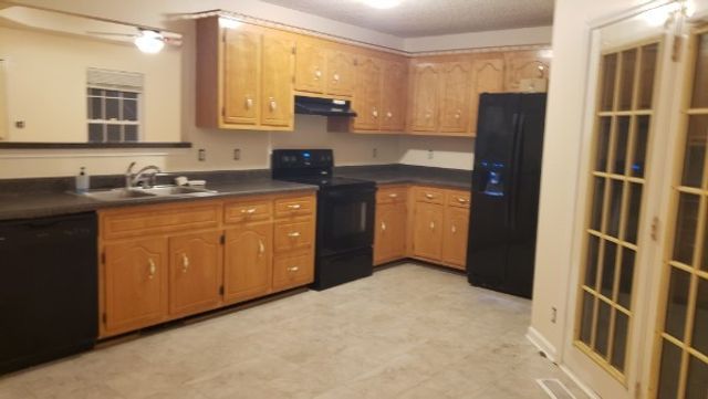 268 Golden Pond Ave, Oak Grove, KY 42262