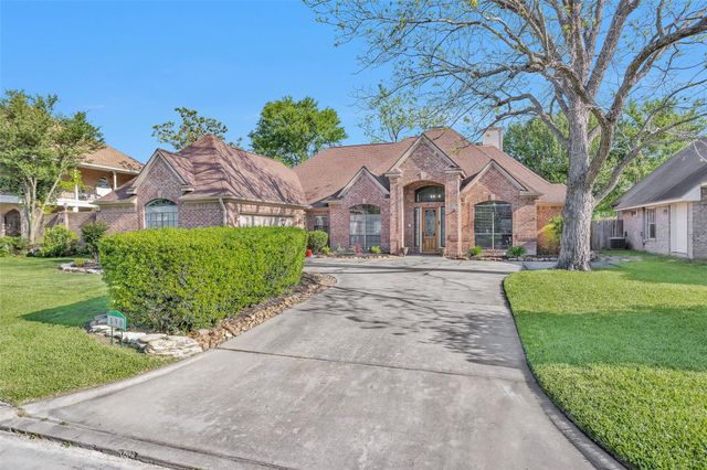 590 Edgewood Drive, Montgomery, TX 77356