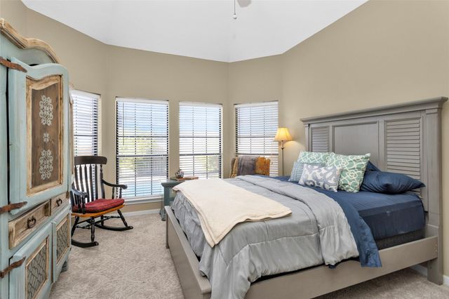 590 Edgewood Drive, Montgomery, TX 77356