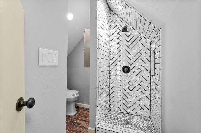 590 Edgewood Drive, Montgomery, TX 77356