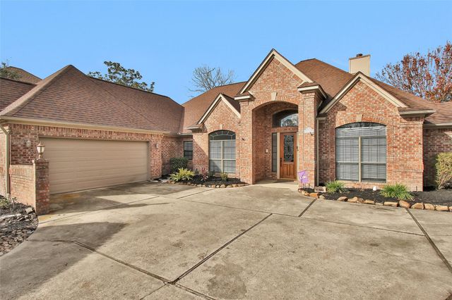 590 Edgewood Drive, Montgomery, TX 77356