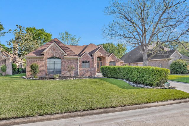 590 Edgewood Drive, Montgomery, TX 77356