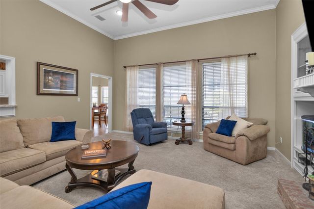 590 Edgewood Drive, Montgomery, TX 77356