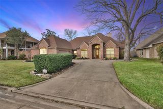 590 Edgewood Drive, Montgomery, TX 77356