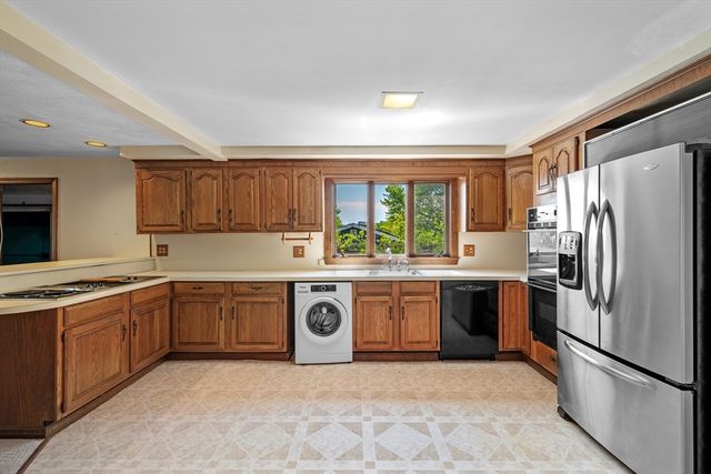64 Amherst Rd, Beverly, MA 01915