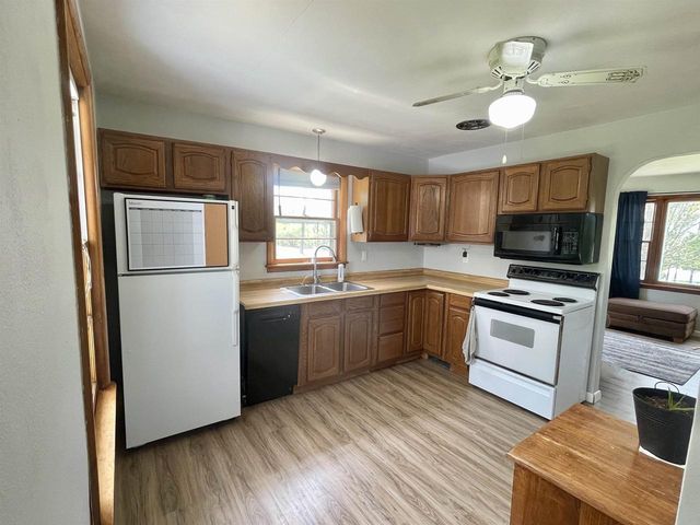 N5846 Dunning Road, Pardeeville, WI 53954