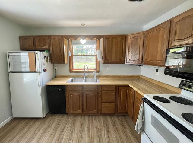 N5846 Dunning Road, Pardeeville, WI 53954