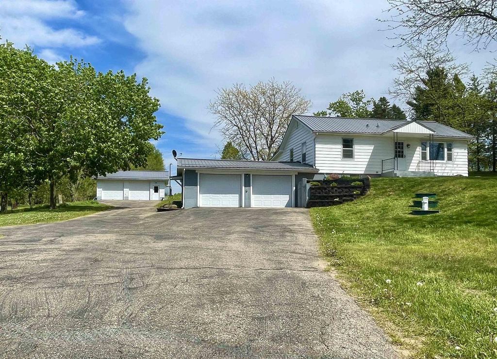 N5846 Dunning Road, Pardeeville, WI 53954