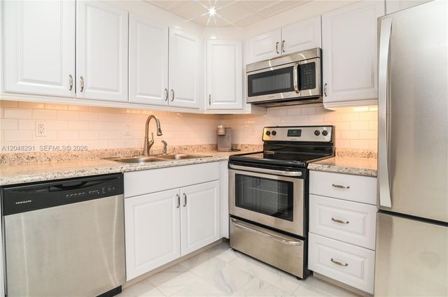 130 Cypress Club Dr 324, Pompano Beach, FL 33060