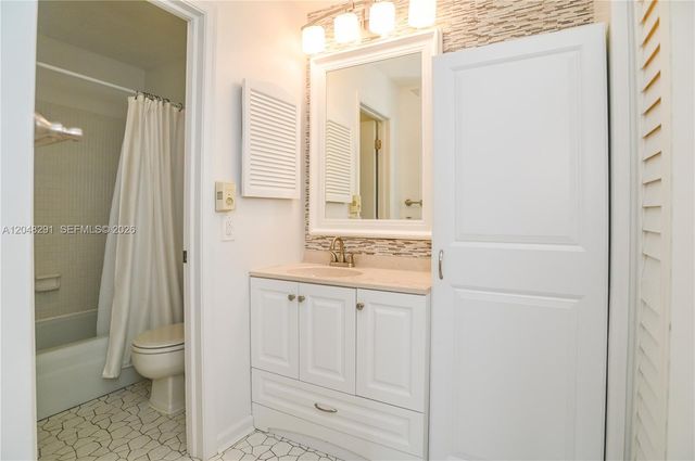 130 Cypress Club Dr 324, Pompano Beach, FL 33060