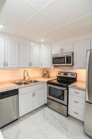 130 Cypress Club Dr 324, Pompano Beach, FL 33060
